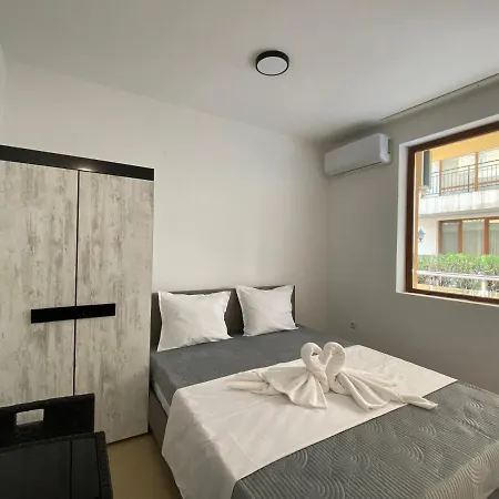 Апартаменти Amadeus Xv 5 Studio Centrum *